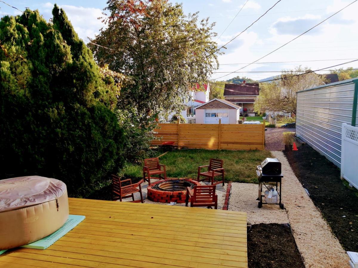 The Dacha. Cumberland Vacation Villa Екстериор снимка